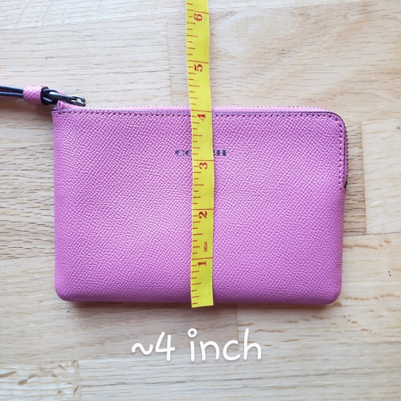 NWOT Coach Wristlet - Picture 7 of 7